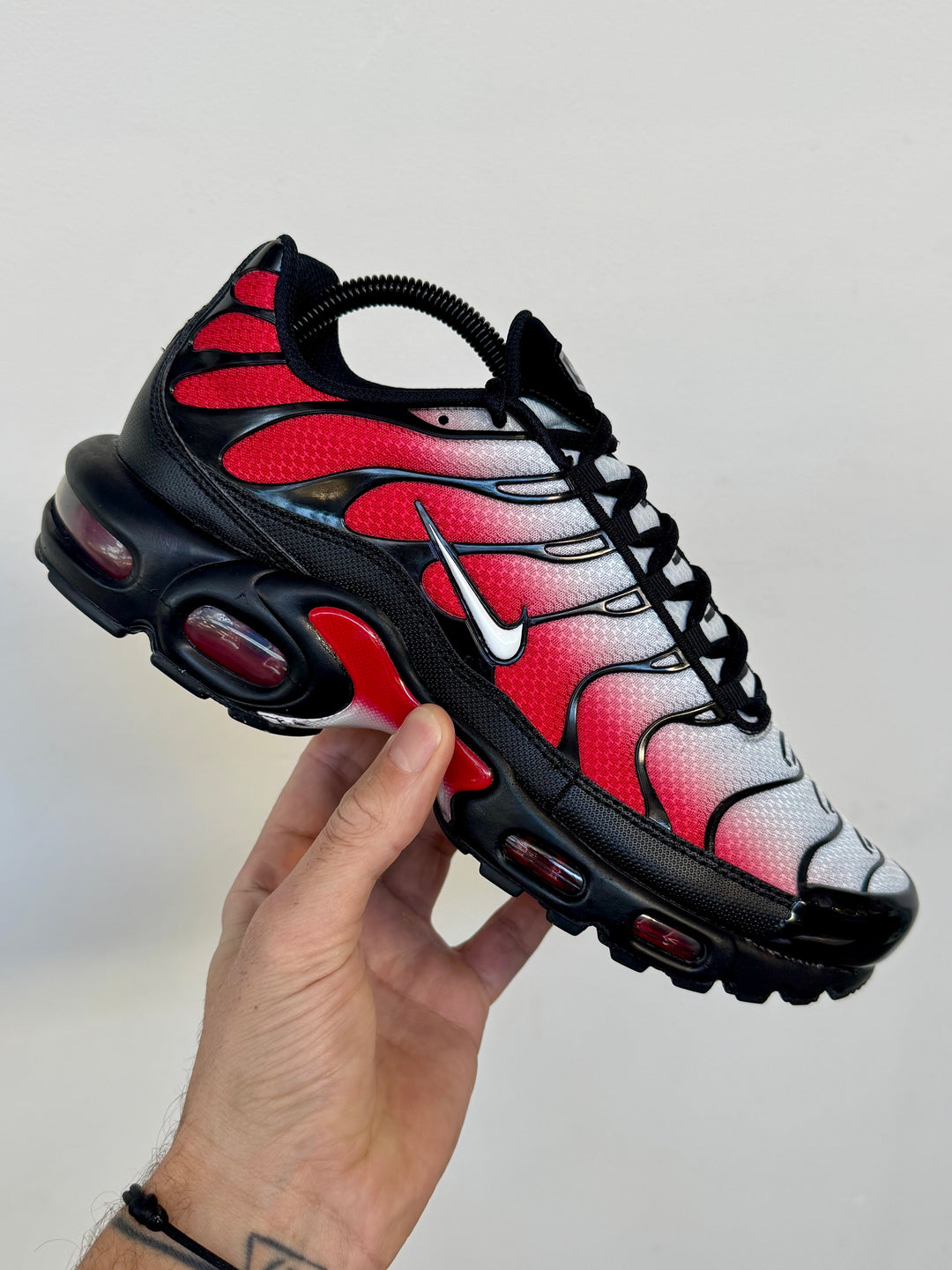 Nike Air Max Plus Tuned 1 Pure Platinum University Red Black  display picture 1