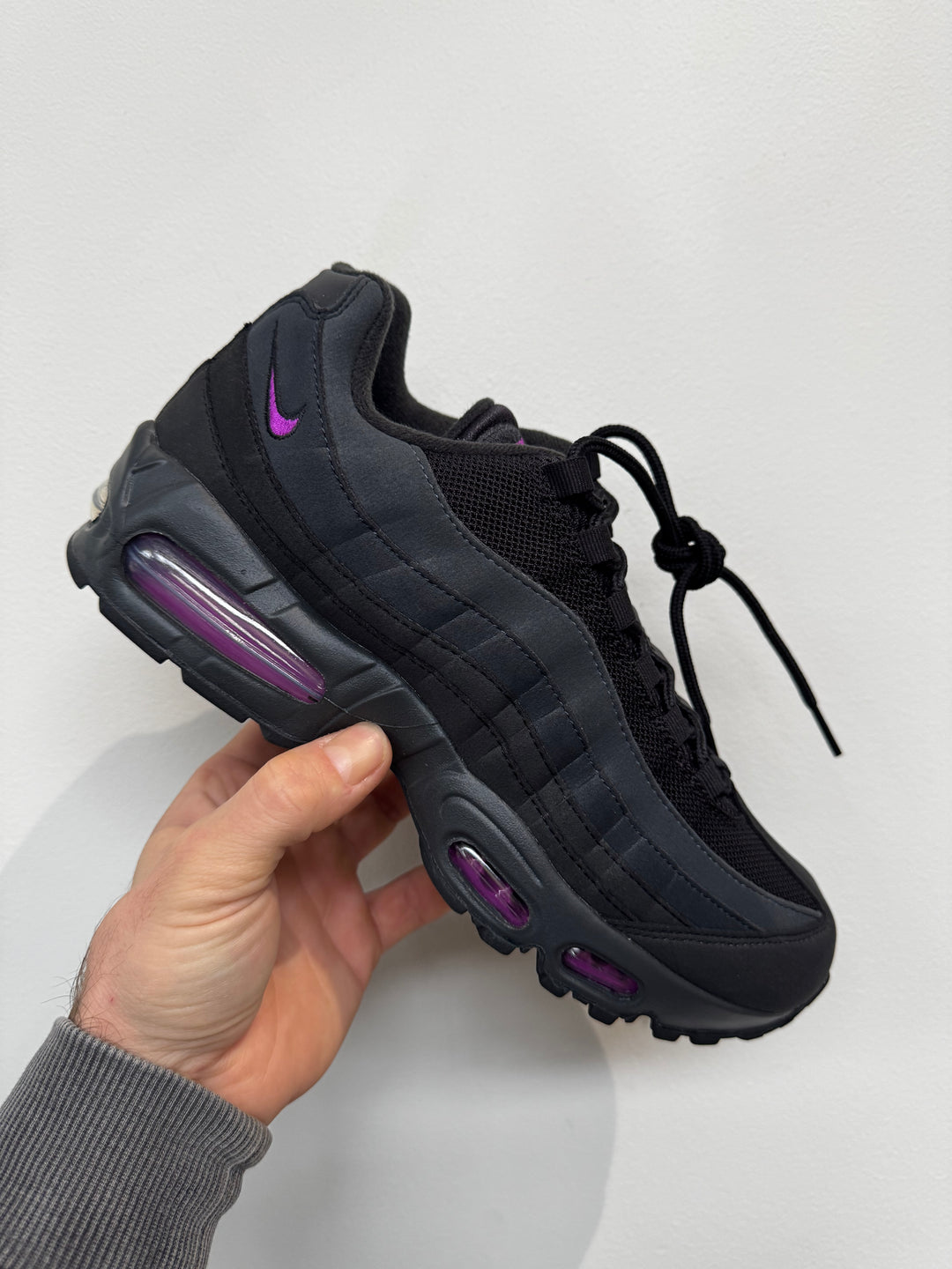 NIKE AIR MAX 95 OG ブラック / パープル　26cm Nike Air Max 95 OG “Black and Vivid Purple”が発売予定
