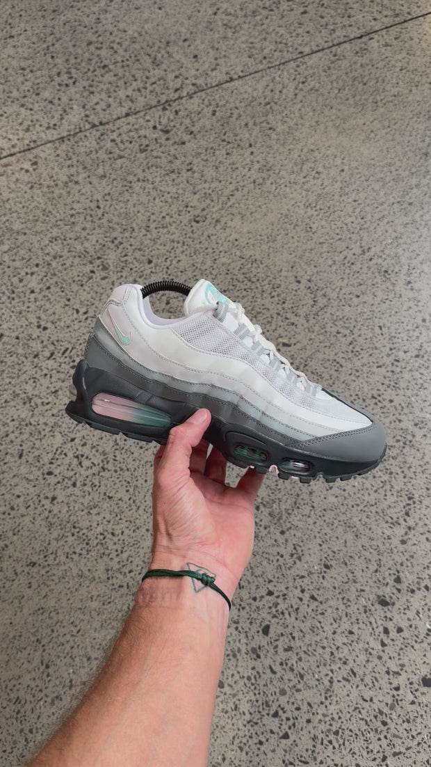 Nike Air Max 95g ホワイト/ピンク/ブルー Nike Air Max 95 Big Bubble White Hyper Turquoise Pink Foam | The