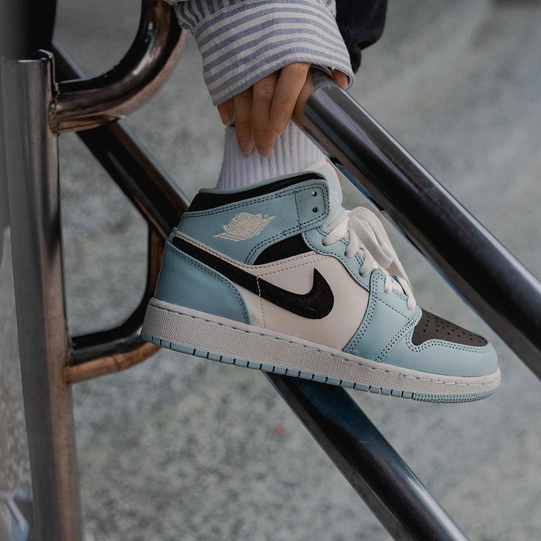 Nike Air Jordan 1 Mid Ice Blue GS Women s